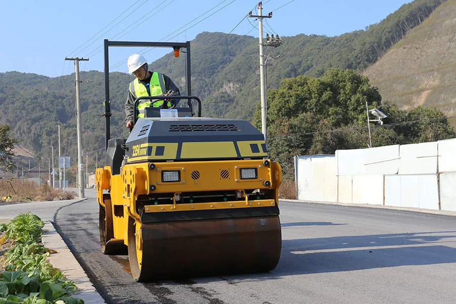 Four Standards For Operating Small Ride On Vibratory Rollers