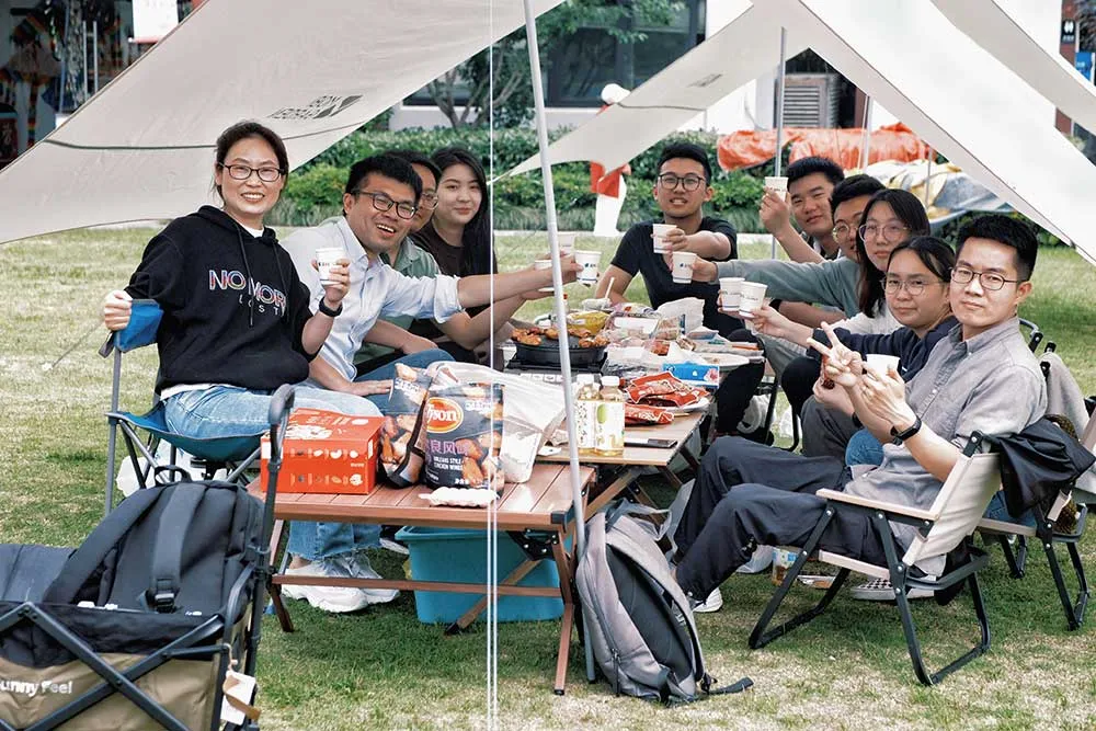 Dongqian Lake: Camping, BBQ, and Texas Hold'em with Horizont Machinery Team